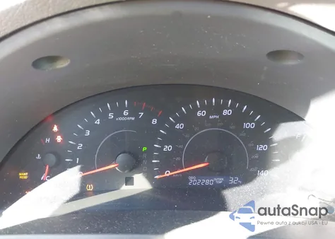 2010 Toyota Camry Le z USA, uszkodzony, nr VIN 4T4BF3EK3AR050681